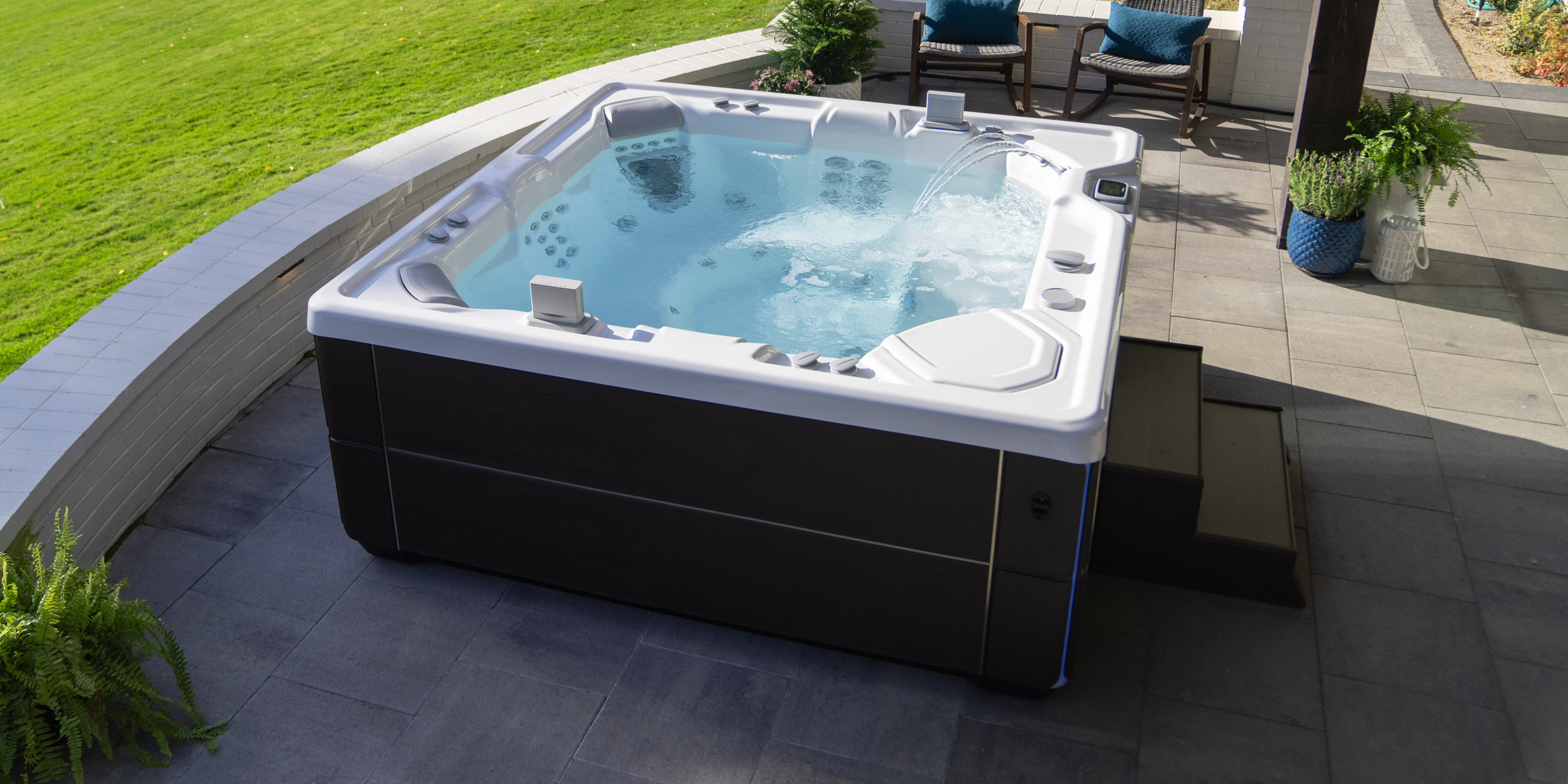 Hot Spring Highlife Vanguard spa in alpine white with java cabinetry